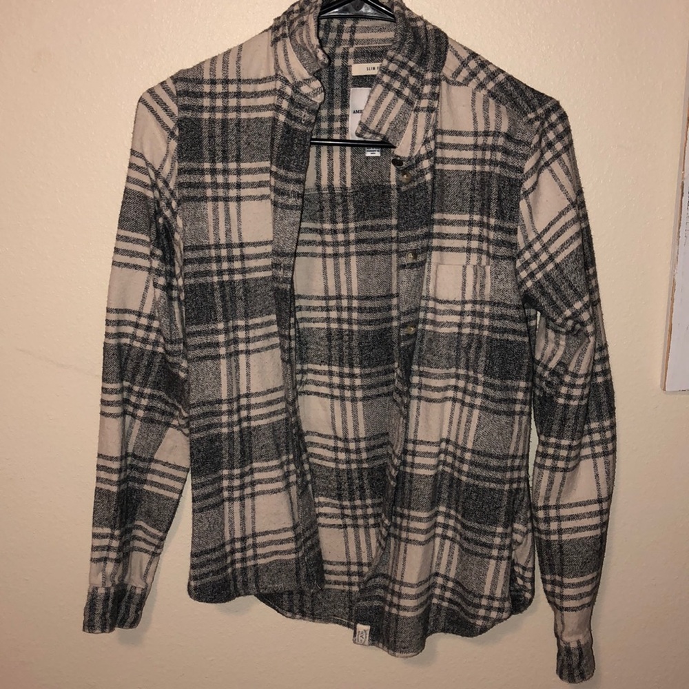 American Eagle grey and white flannel